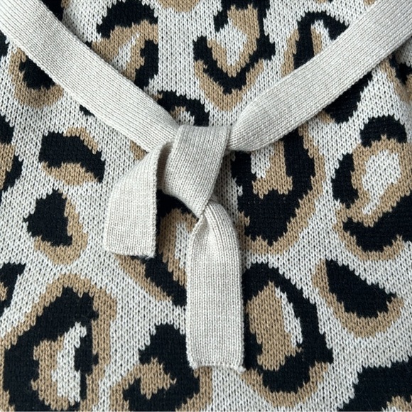 Crazy 8 Leopard Print Cowl Neck Sweater Dress Black Tights Animal Print M (7/8) - Picture 5 of 7